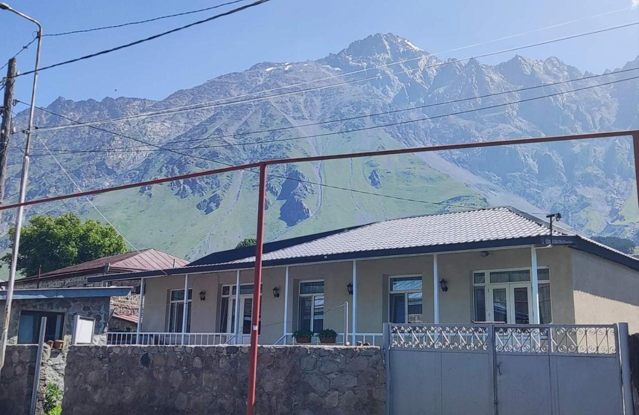 Guest House Lela Rezo Kazbegi Eksteriør bilde
