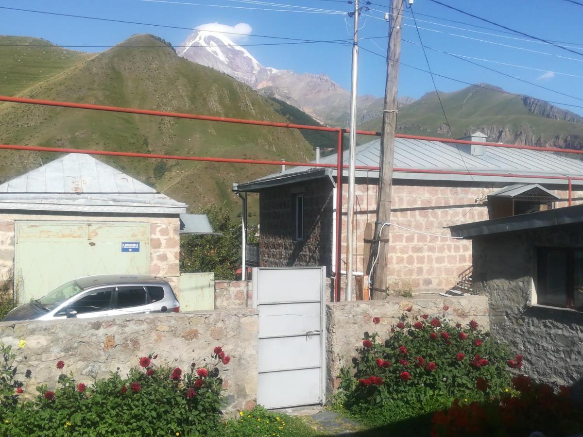 Guest House Lela Rezo Kazbegi Eksteriør bilde
